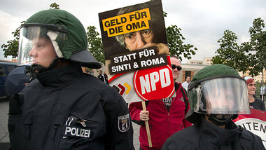 Antiziganistischer Protest der NPD in Berlin-Hellersdorf Antiziganistischer Protest der NPD in Berlin-Hellersdorf