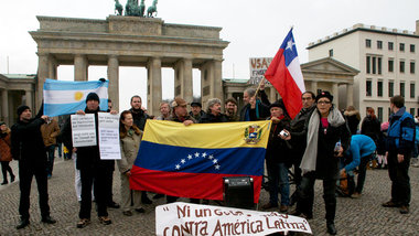 Solidarität mit dem revolutionären Venezuela: Protest ... Solidarität mit dem revolutionären Venezuela: Protest ...