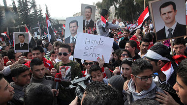 »Hände weg von Syrien«, fordern Regierungsanh&a... »Hände weg von Syrien«, fordern Regierungsanh&a...