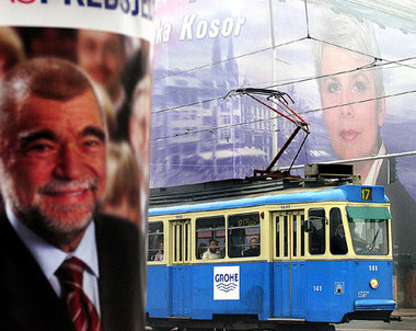Zagreb vor der Wahl 2005: Stipe Mesic vorne, Jadranka Kosor hint... Zagreb vor der Wahl 2005: Stipe Mesic vorne, Jadranka Kosor hint...