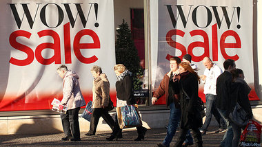 Trotz Mobilmachung (hier Werbung nach Weihnachten) profitiert de...