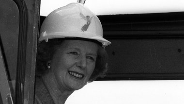 Erfolgreiches Abrißunternehmen: Die damalige britische Reg... Erfolgreiches Abrißunternehmen: Die damalige britische Reg...