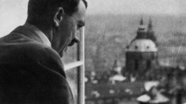 Die bisherige Ideologie der Nazis &amp;raquo;Ein Volk, ein Reich...