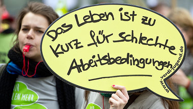 Warnstreik im öffentlichen Dienst: In Frankfurt am Main bet... Warnstreik im öffentlichen Dienst: In Frankfurt am Main bet...