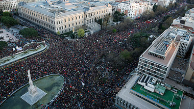 &raquo;Marsch der W&uuml;rde&laquo; am Samstag in Madrid. Die Po...