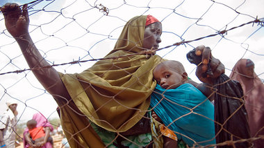 Somalische Flüchtlinge im Lager Dadaab im Jahr 2011 Somalische Flüchtlinge im Lager Dadaab im Jahr 2011
