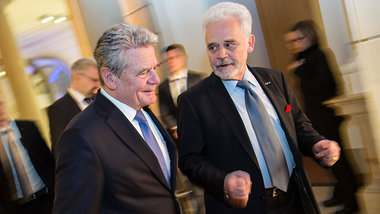 Bundespräsident Gauck (l.) und DRadio-Intendant Steul am 26... Bundespräsident Gauck (l.) und DRadio-Intendant Steul am 26...