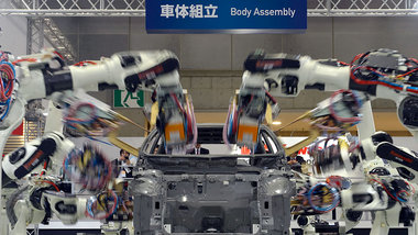 Jedes kapitalistische Unternehmen strebt danach, Vorteile gegen&...