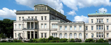 Tagungsort, aber auch Symbol von Macht und Reichtum der Kanonenk... Tagungsort, aber auch Symbol von Macht und Reichtum der Kanonenk...