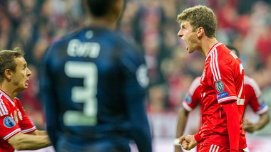 Sich freuen wie gest&ouml;rt: M&uuml;ller (r.) und Rafinha k&oum...