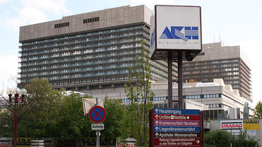 Das Allgemeine Krankenhaus in Wien spart am Reinigungspersonal, ... Das Allgemeine Krankenhaus in Wien spart am Reinigungspersonal, ...