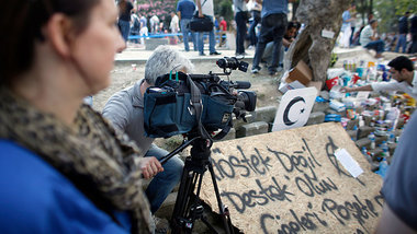 Gezi-Park in Istanbul: Ein Kameramann bei der Arbeit