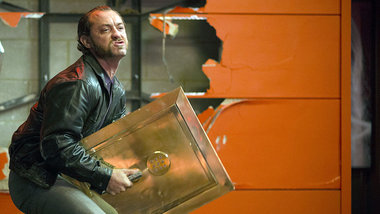 Eine solche Frisur tragen sonst nur Hausmeister und Wirtschaftsm...