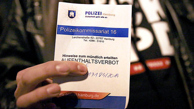 Aufenthaltsverbot: Passanten bekamen im Januar im Hamburger &raq...