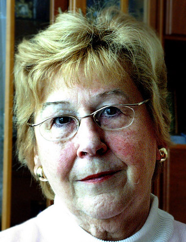 Im Alter von zehn Jahren verkaufte Eva Koch 1947 die FDJ-Zeitung... Im Alter von zehn Jahren verkaufte Eva Koch 1947 die FDJ-Zeitung...