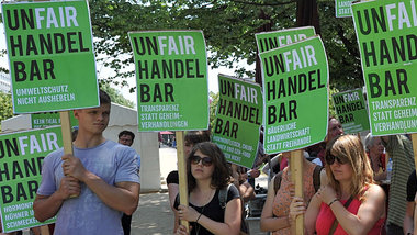 Kein Bock auf Chlorh&auml;hnchen: Demonstration gegen das Freiha...