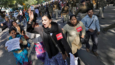 Im Argen: Frauenrechte in Indien. Demonstration der &raquo;Allin...