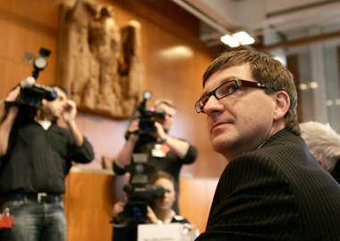 Beschwerdeführer Frank S. wartet auf das Urteil des Bundesverfas... Beschwerdeführer Frank S. wartet auf das Urteil des Bundesverfas...