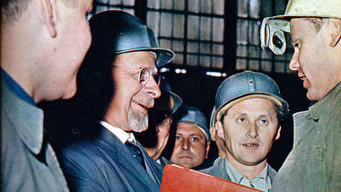 Ehrgeizige Wirtschaftsziele: Walter Ulbricht besucht das Edelsta... Ehrgeizige Wirtschaftsziele: Walter Ulbricht besucht das Edelsta...