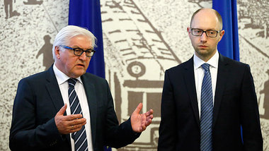 Bundesau&szlig;enminister Frank-Walter Steinmeier mit dem Chef d...
