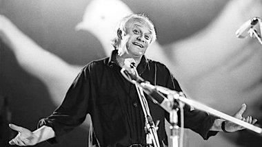 Liedermacher, Gitarrenvirtuose, Satiriker, Kabarettist, darstell...