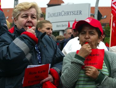 Seit dem Konflikt um den »Zukunftsvertrag« 2004 – hier eine IG-M... Seit dem Konflikt um den »Zukunftsvertrag« 2004 – hier eine IG-M...