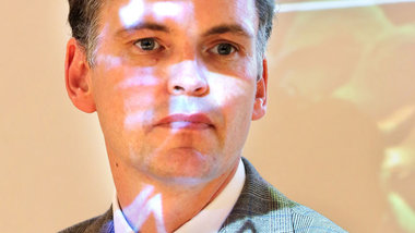 Schmissiger Geheimdienstchef: Gordian Meyer-Plath Schmissiger Geheimdienstchef: Gordian Meyer-Plath