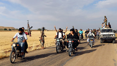 K&auml;mpfer der &raquo;Freien Syrischen Armee&laquo; auf dem We...