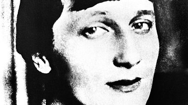 Die Schriftstellerin Ende der 20er Jahre Die Schriftstellerin Ende der 20er Jahre