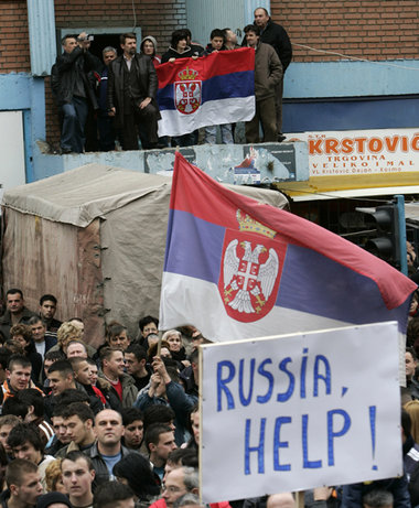 10000 Serben demonstrierten am 10. Februar in der kosovarischen ... 10000 Serben demonstrierten am 10. Februar in der kosovarischen ...
