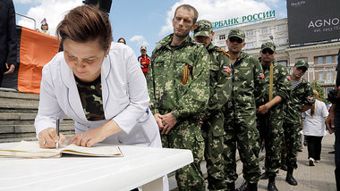 Ostukraine: Auf dem Leninplatz der Donbass-Metropole unterzeichn...