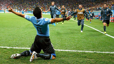 Nase vorn: Englands &raquo;Spieler des Jahres&laquo;, Luis Suare...