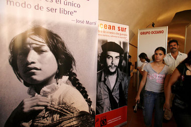 Mit José Martí und Ché präsentierte sich das Gastland Argentinie...
