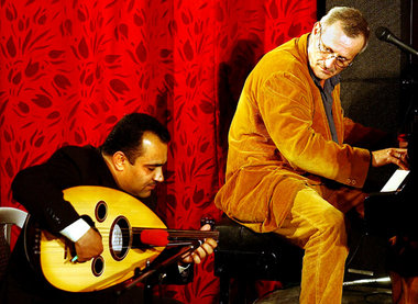 Konstantin Wecker im Januar 2003 in Bagdad