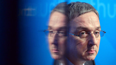 Die eigene Tasche stets mit im Blick: Thüringens ehemaliger... Die eigene Tasche stets mit im Blick: Thüringens ehemaliger...