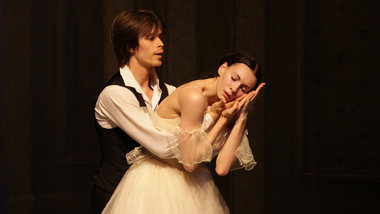 Deutsch-russische Beziehungen mit Schmelz: Olga Smirnova und Art...