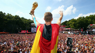 Berlin, 15. Juli 2014 aus dem Leben des Brian Schweinsteiger: &r...
