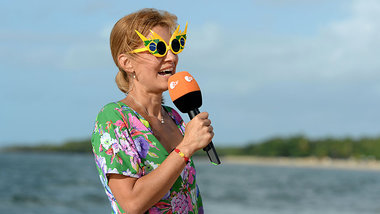 Auf der Suche nach Kaffee und Kuchen: ZDF-Reporterin Katrin M&uu...