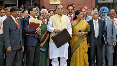 Gro&szlig;e Pl&auml;ne im Koffer: Indiens Finanzminister Arun Ja...