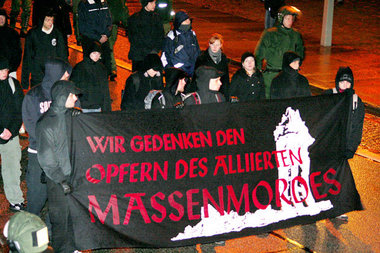 Dieses am 13. Februar in Dresden präsentierte Geschichtsbild wil...
