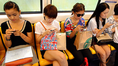 Ein Leben ohne Smartphone scheint nicht nur in Thailand kaum noc...