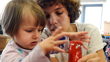 Kollektive Erziehung ist besser (im Bild der &raquo;Buchkinderga...