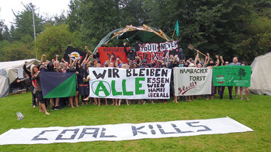 Das Protestcamp im Rheinland ist aufgebaut, die ersten 300 Umwel...