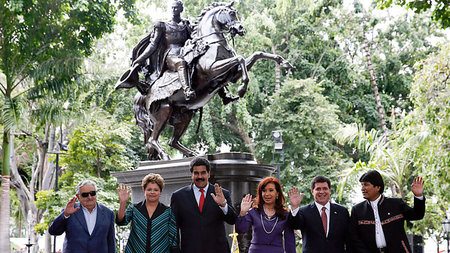 Die MERCOSUR-Staatschefs und Boliviens Pr&auml;sident Evo Morale...