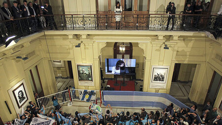 Pr&auml;sidentin Cristina Fern&aacute;ndez de Kirchner gr&uuml;&...