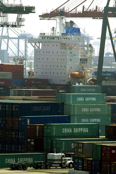 Hafen Los Angeles mit Containerfrachtern: China ist definitiv zu... Hafen Los Angeles mit Containerfrachtern: China ist definitiv zu...