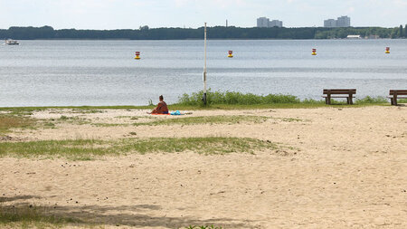 Kommt noch jemand? Strandbad M&uuml;ggelsee
