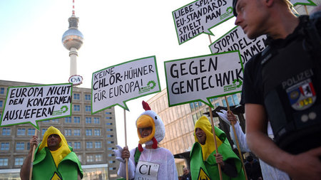 Freihandelsgegner warnten auf einer SPD-Europawahlkampfveranstal...