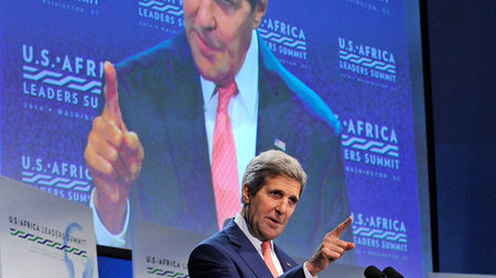 Zeigefinger voraus: US-Au&szlig;enminister John Kerry referiert ...