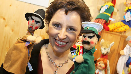 Die Gewinnspanne beim Verkauf von Handpuppen ist lachhaft im Ver... Die Gewinnspanne beim Verkauf von Handpuppen ist lachhaft im Ver...